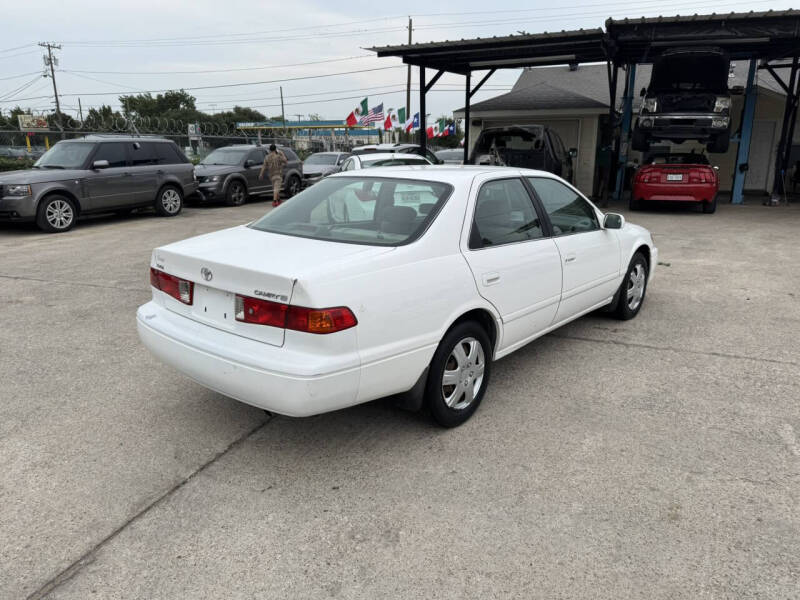 2000 Toyota Camry