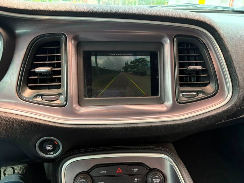 2019 Dodge Challenger SXT