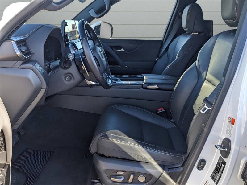 2022 Lexus LX 600 Luxury