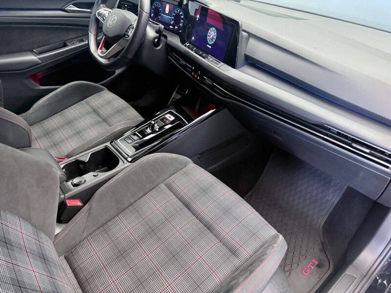 2023 Volkswagen Golf GTI SE