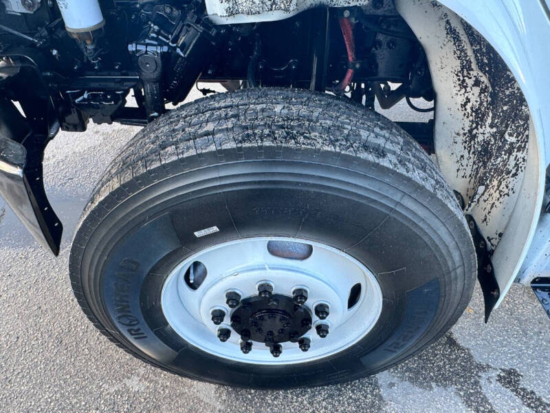 2016 Freightliner M2 106