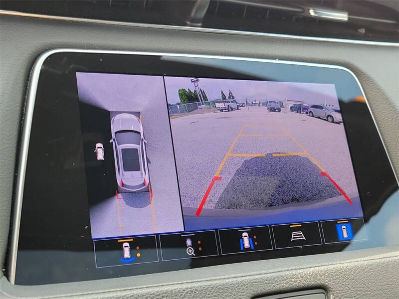 2022 Cadillac XT4 Premium Luxury