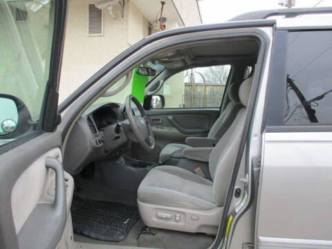 2005 Toyota Sequoia SR5