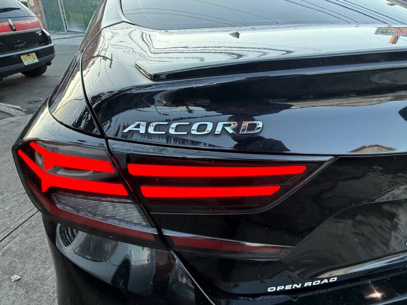 2018 Honda Accord Sport photo 14