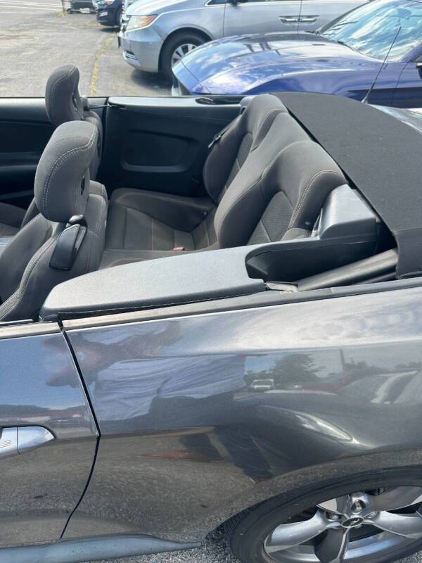 2017 Ford Mustang V6 - Photo 8