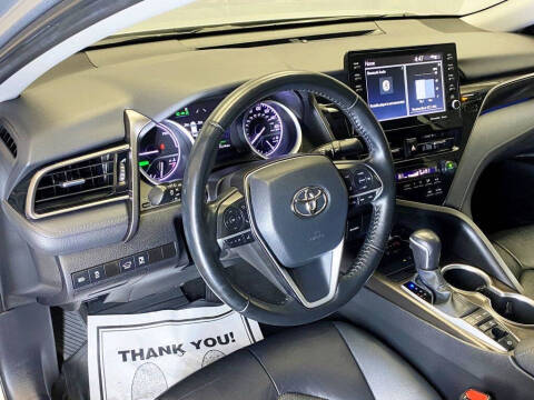 2022 Toyota Camry Hybrid XLE