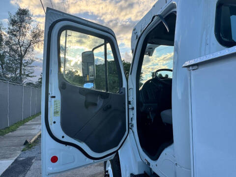 2016 Freightliner M2 106