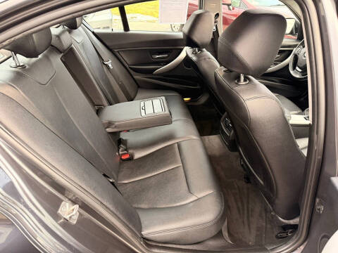 2013 BMW 3 Series 320i