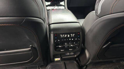 2022 Jeep Grand Cherokee Summit