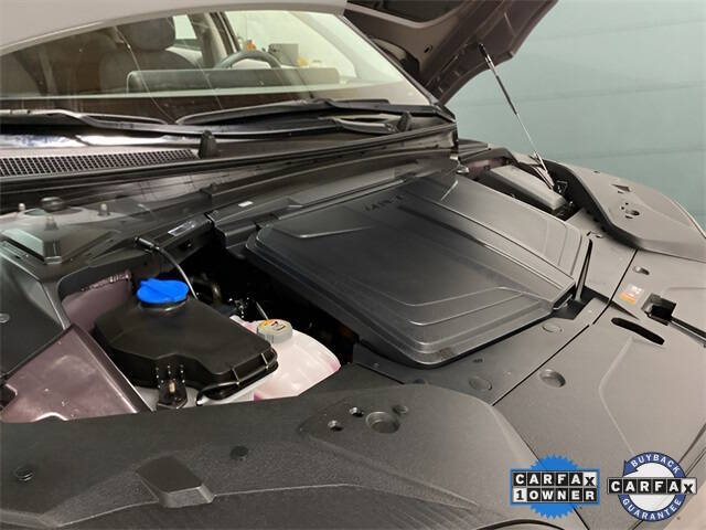 2024 Genesis GV60 Standard