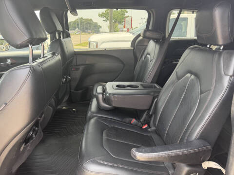 2020 Chrysler Pacifica Touring L 35th Anniversary