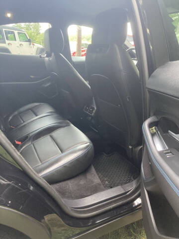 2019 Jaguar E-PACE P300 R-Dynamic SE