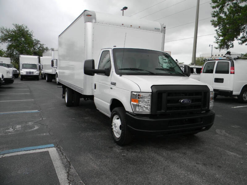 2017 Ford E-350