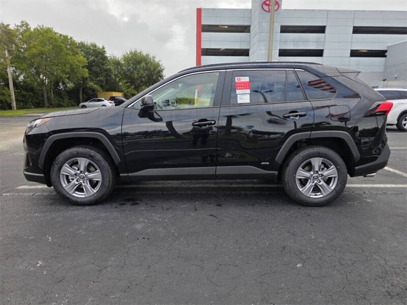 2025 Toyota RAV4 Hybrid LE