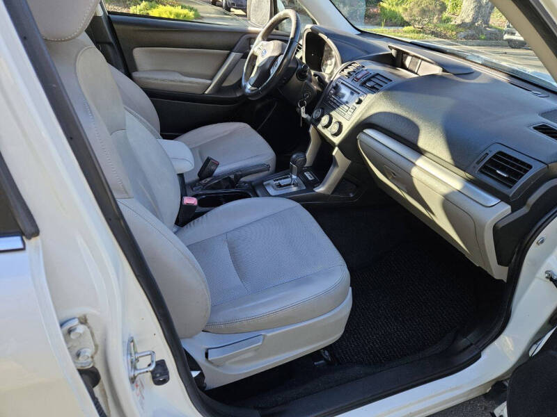 Image 10 of 2015 Subaru Forester 2.5i Limited