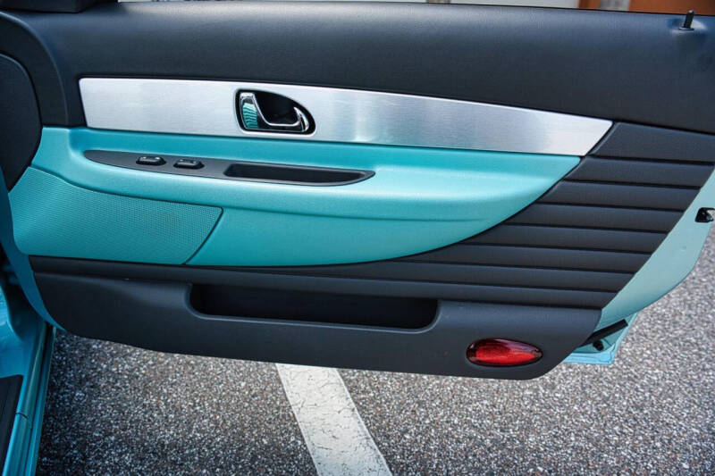 2002 Ford Thunderbird Deluxe
