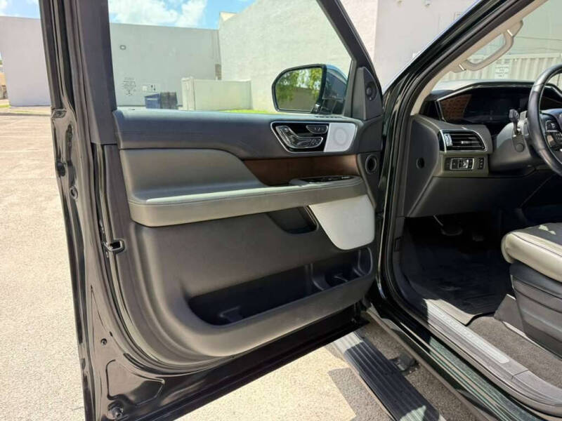 2022 Lincoln Navigator L Black Label