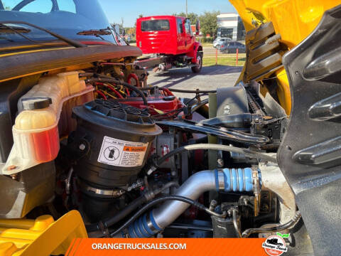 2019 Freightliner M2 106