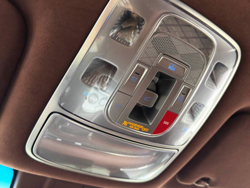 2024 Genesis G90 3.5T e-Supercharger