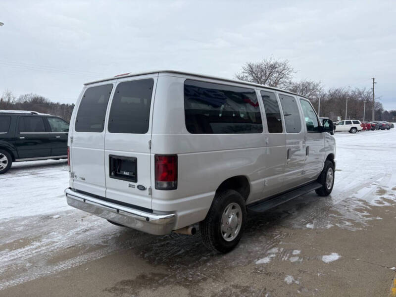 2013 Ford E-Series E-350 SD XLT