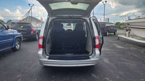 2011 Chrysler Town and Country Touring-L