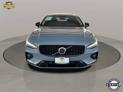 2024 Volvo S60 B5 Plus Dark Theme