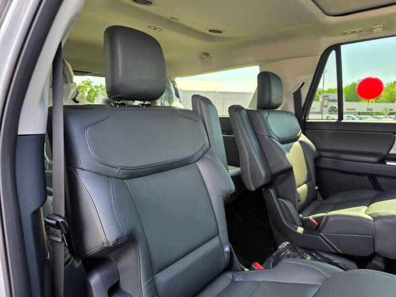 2026 Ford Expedition MAX Active