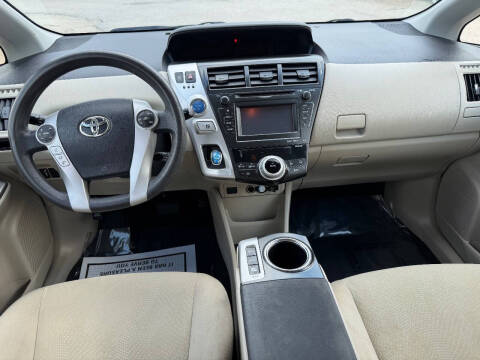2013 Toyota Prius v Five
