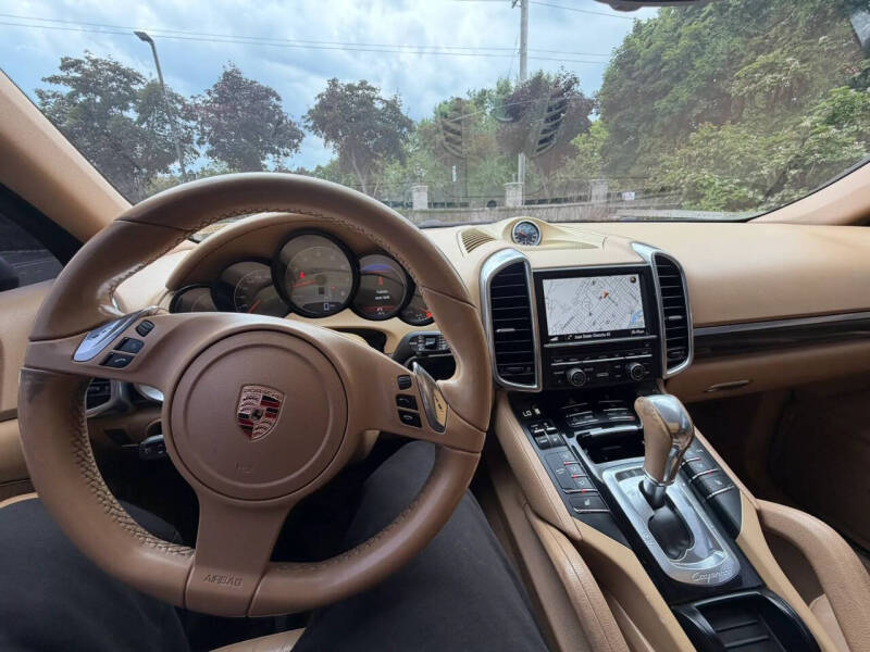 2012 Porsche Cayenne S Hybrid