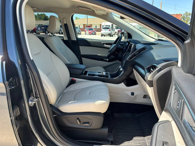 2024 Ford Edge Titanium