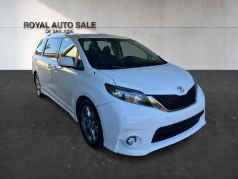2011 Toyota Sienna SE 8-Passenger