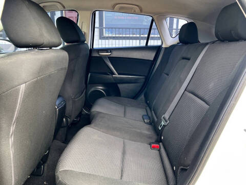 2013 Mazda MAZDA3 i Touring
