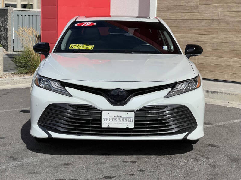 2019 Toyota Camry Hybrid XLE