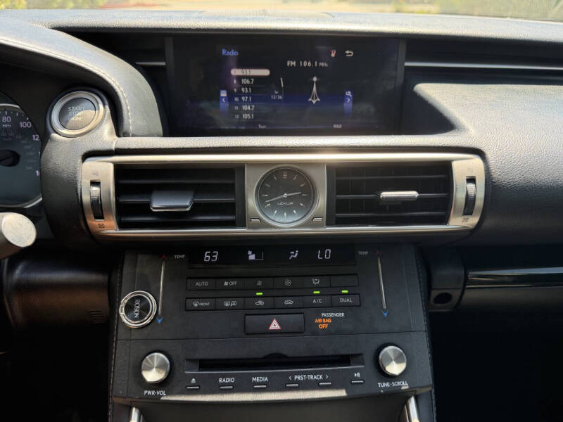 2016 Lexus IS 200t