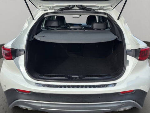 2019 Infiniti QX30 Essential