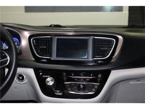 2020 Chrysler Voyager LXi