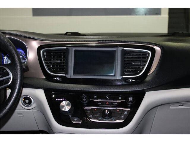 2020 Chrysler Voyager LXi