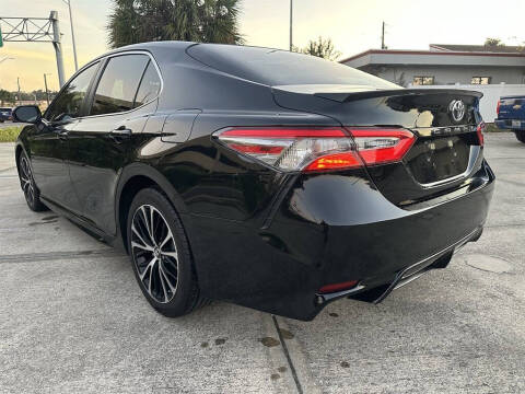 2018 Toyota Camry SE