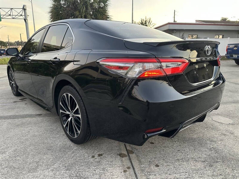 2018 Toyota Camry SE