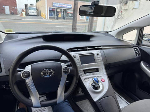 2013 Toyota Prius Three