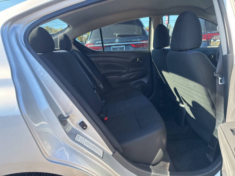 2012 Nissan Versa 1.6 SV