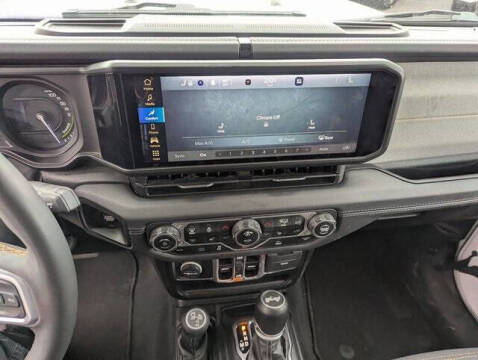 2024 Jeep Wrangler Sahara 4xe