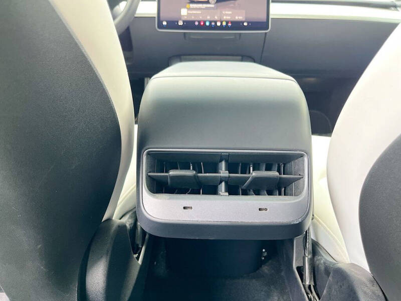 2025 Tesla Model Y Long Range
