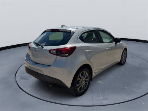 2020 Toyota Yaris Hatchback LE