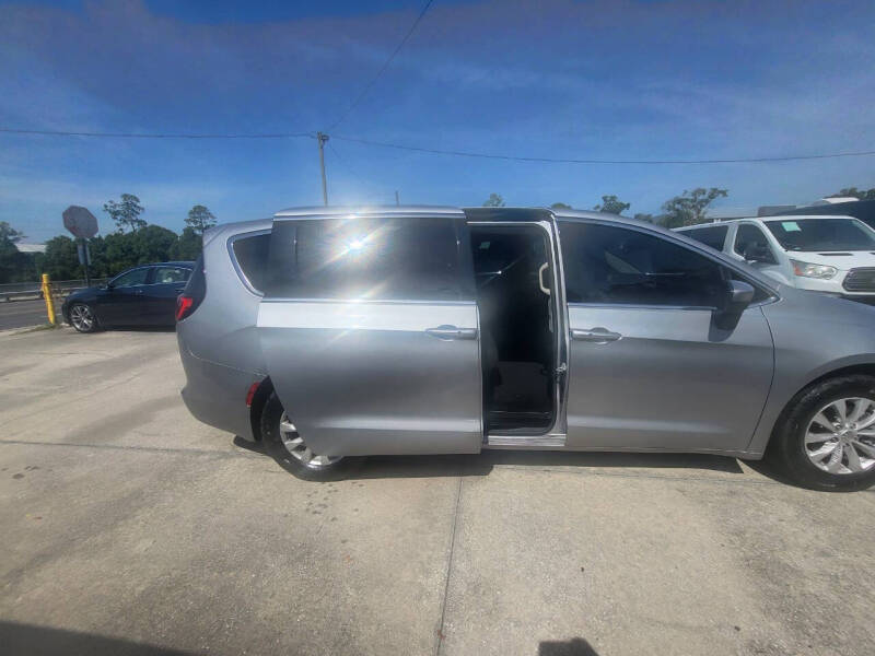 2017 Chrysler Pacifica Touring