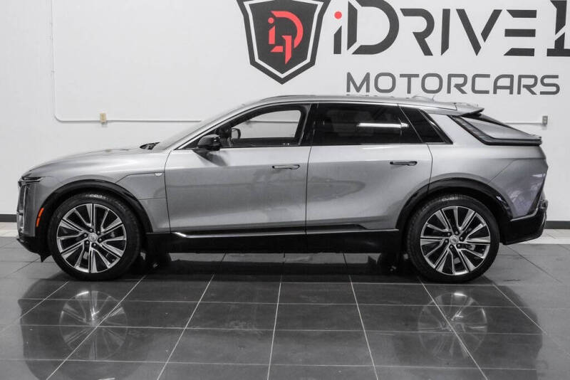 2024 Cadillac LYRIQ Luxury 3