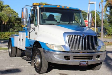 2004 International DuraStar 4300 for sale at Truck and Van Outlet in Miami FL
