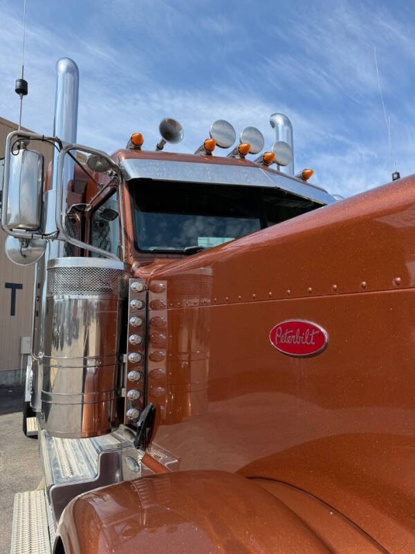 2018 Peterbilt 389