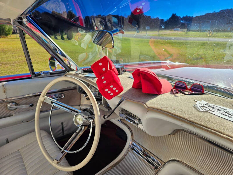 1961 Ford Thunderbird