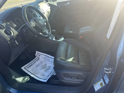 2017 Volkswagen Tiguan 2.0T Wolfsburg Edition 4Motion